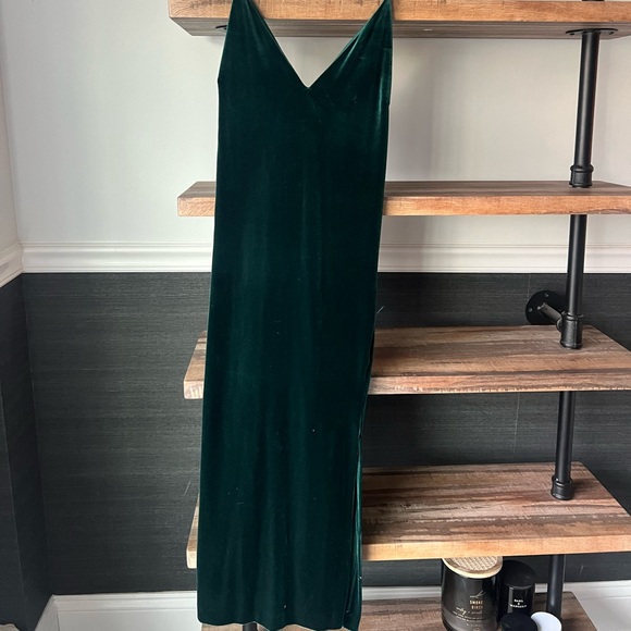 Express Green Velvet Midi Dress with Slit - Picture 3 of 6